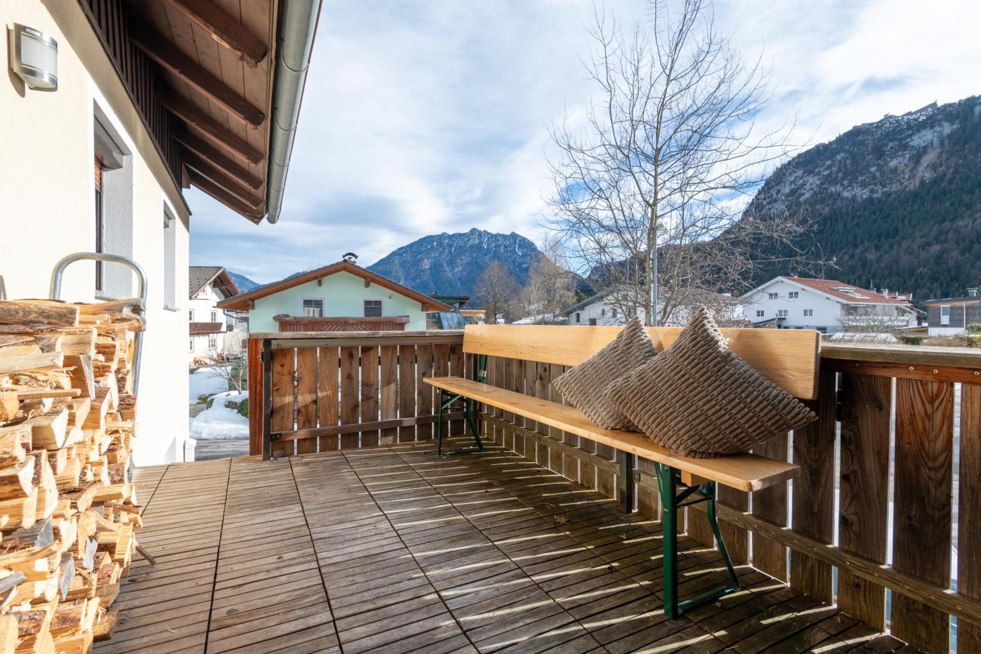 Apartmenthaus Ehrenberg Ehenbichl Екстериор снимка